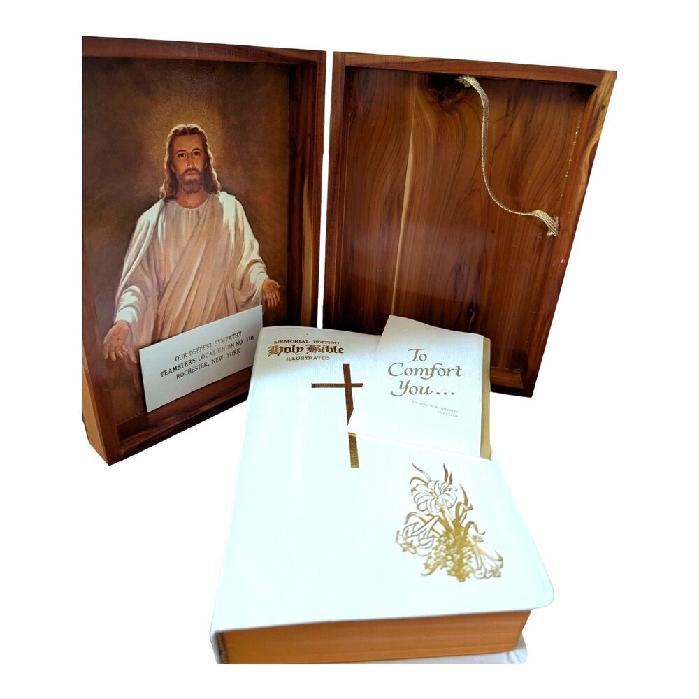 Vintage The Holy Bible Memorial Edition Concordance Cedar Wood Box With Bible